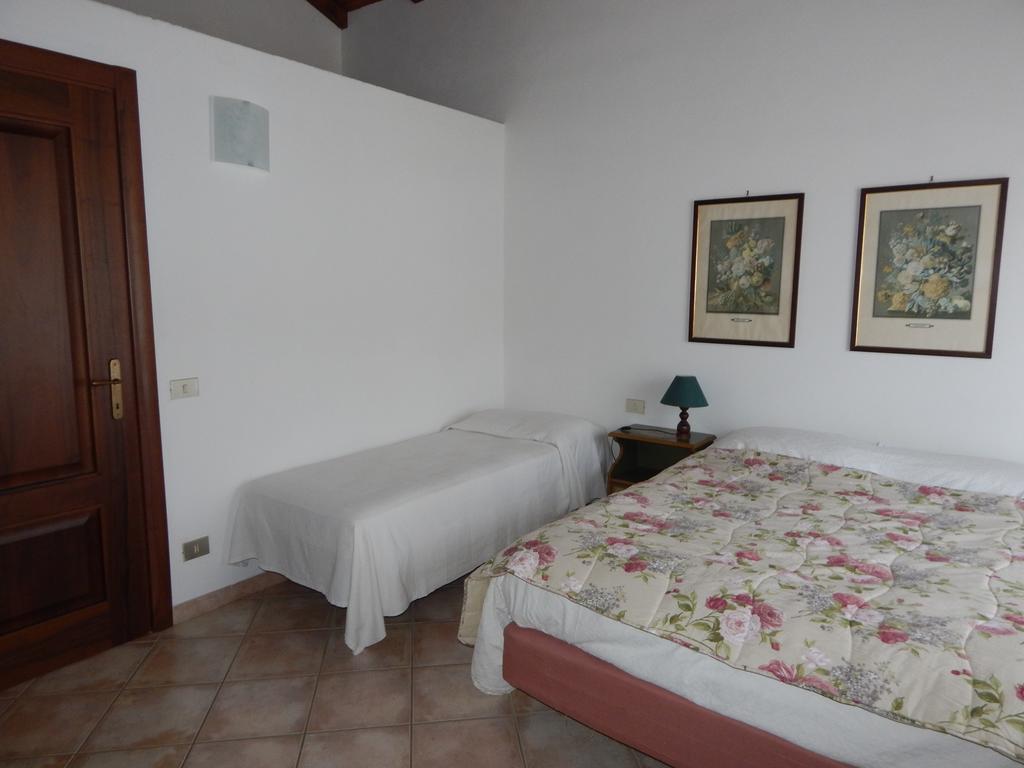 Bed and Breakfast I Lecci Леричі Екстер'єр фото