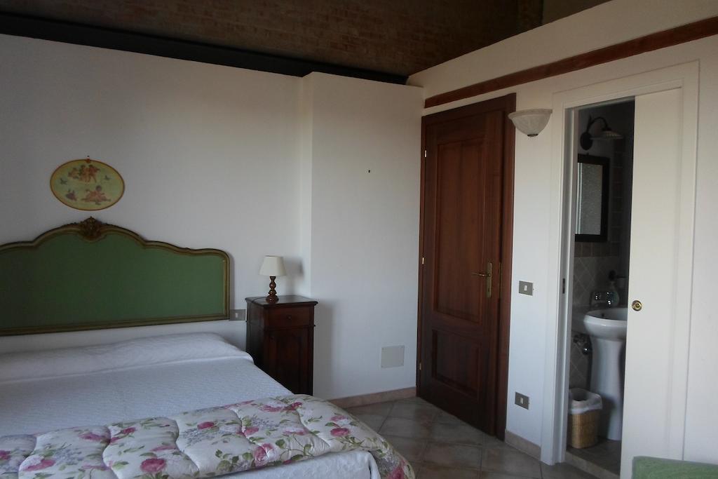 Bed and Breakfast I Lecci Леричі Номер фото